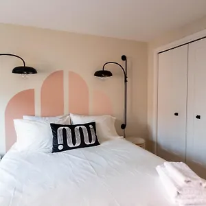 **** Aparthotel Maison Place Royale By Luxury In Transit Canada